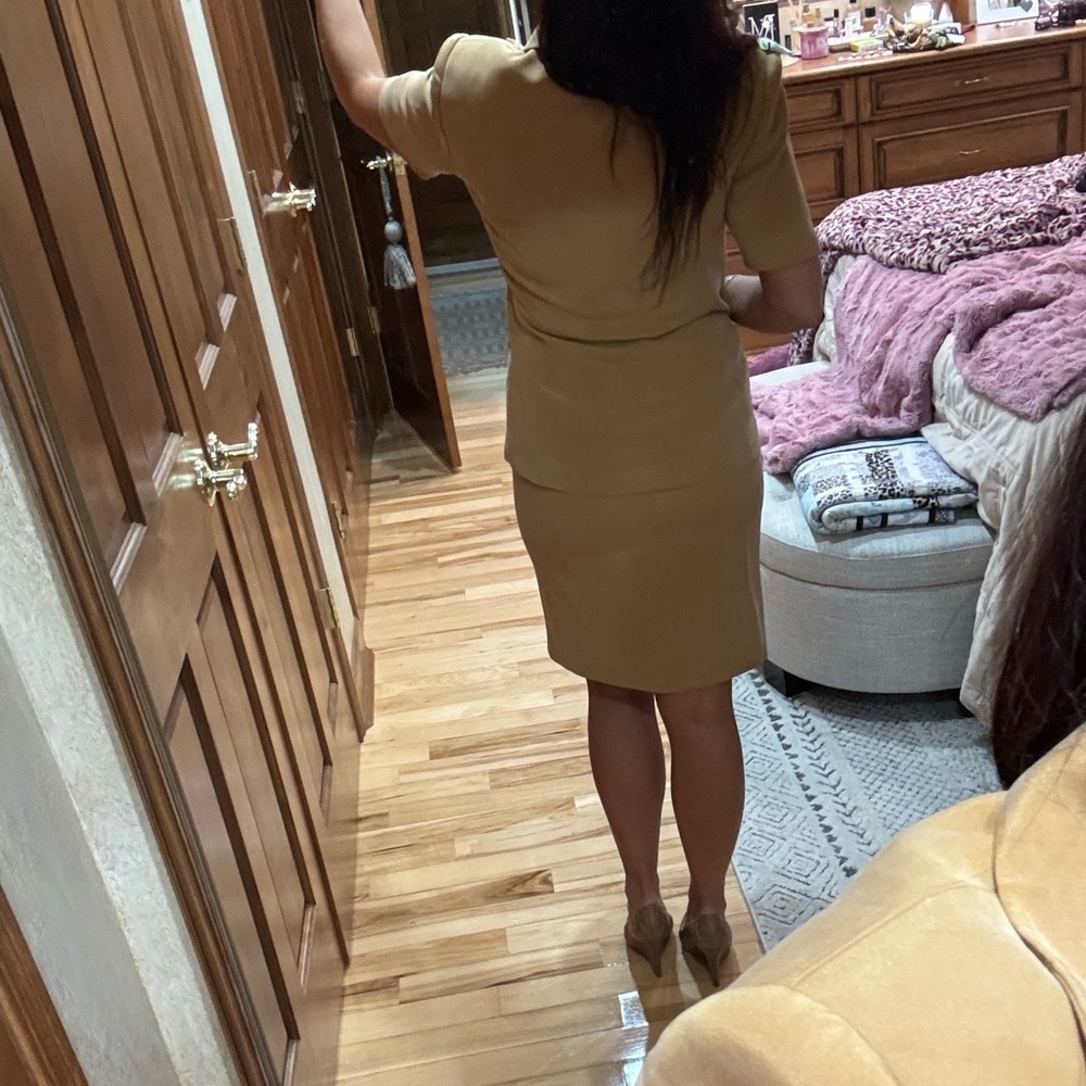 Evan Picone Tan Blazer and Skirt set SZ 6 - Picture 13 of 13